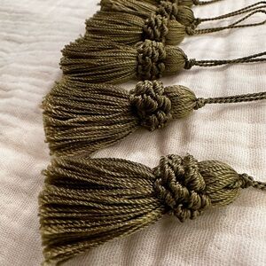 - Silk tassels- olive green- 7 tassels